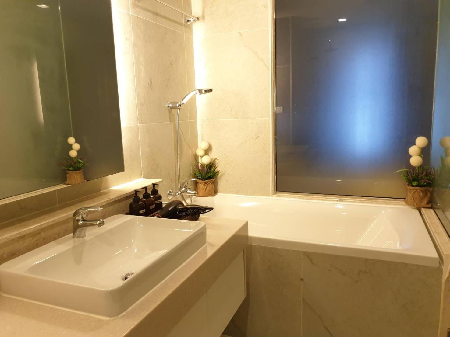 The Astra Chiang Mai Family Room Экстерьер фото